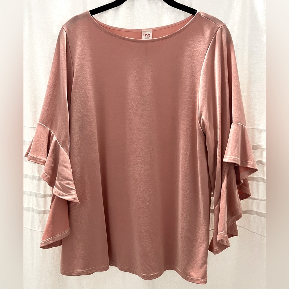 I JOAH Premium Medium soft peach bell sleeve top EUC! - Picture 1 of 3